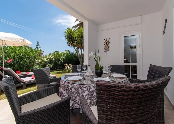Fairway Village Beautiful 3 Bedroom 圣米格尔德阿沃纳