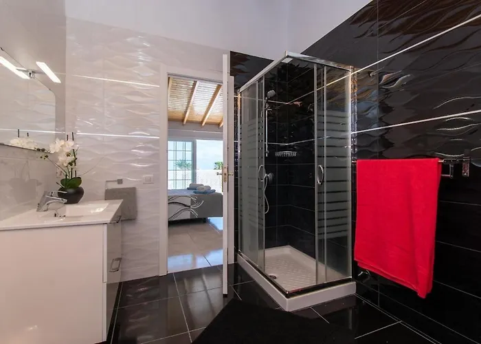 Fairway Village Beautiful 3 Bedroom Vila *