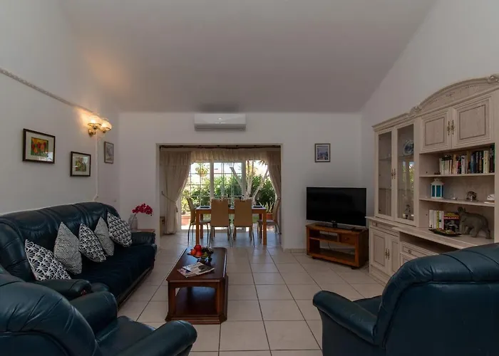 Fairway Village Beautiful 3 Bedroom סן מיגל דה אבונה