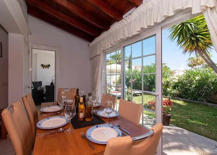 Fairway Village Beautiful 3 Bedroom Vila *