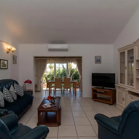 Fairway Village Beautiful 3 Bedroom סן מיגל דה אבונה